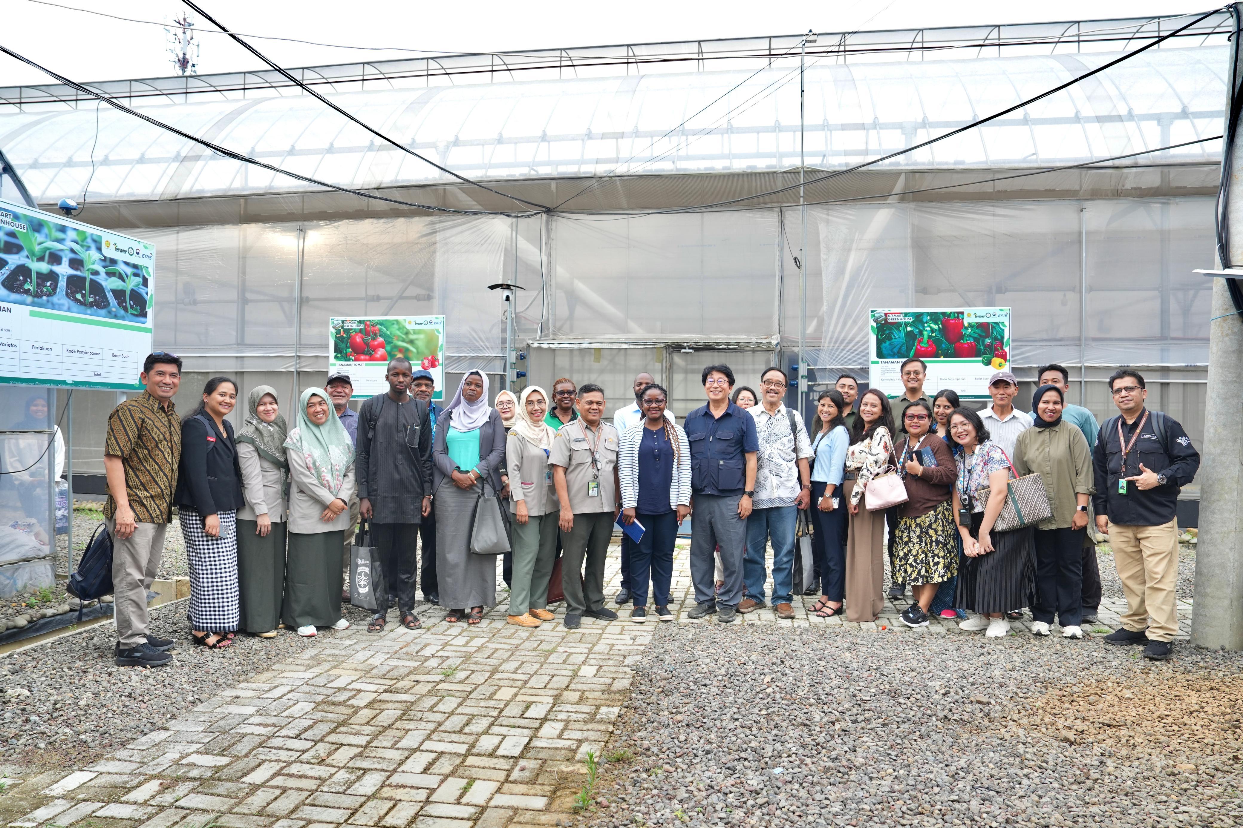Galeri - Foto, Program YESS Kementan Jadi Role Model Internasional, petani muda,Program YESS
